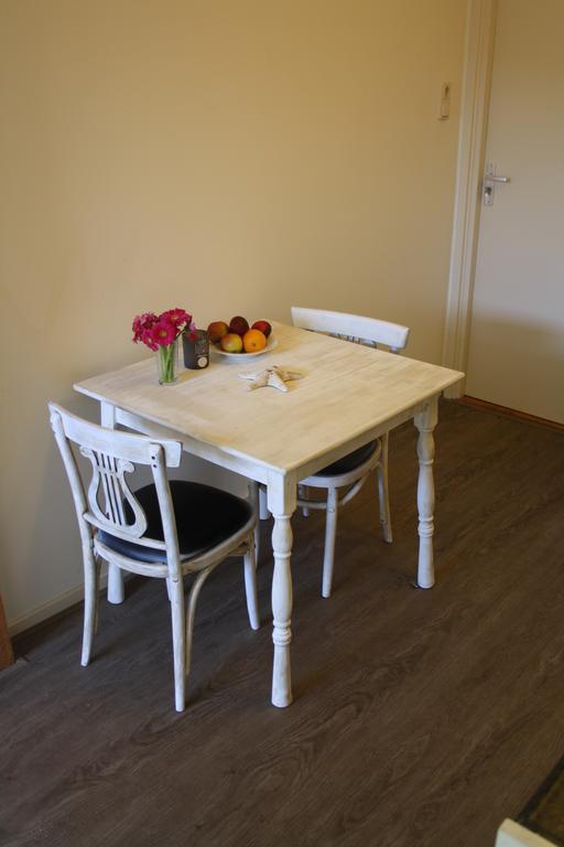 Bed & Breakfast Klokgaaf De Koog  Rum bild